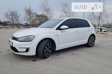 Хэтчбек Volkswagen e-Golf 2015 в Запорожье