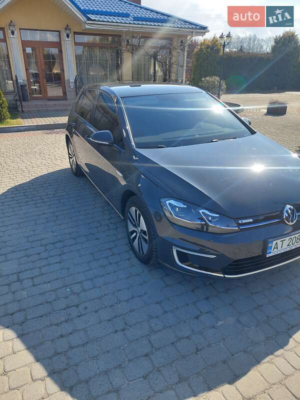 Хэтчбек Volkswagen e-Golf 2018 в Долине