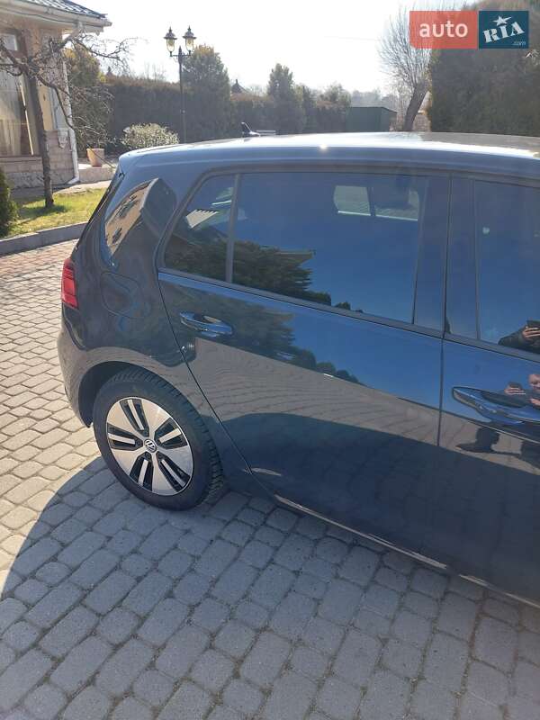 Хэтчбек Volkswagen e-Golf 2018 в Долине