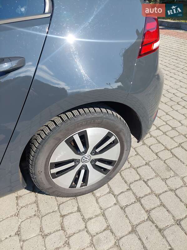 Хэтчбек Volkswagen e-Golf 2018 в Долине