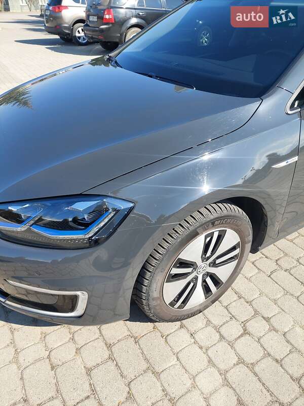 Хэтчбек Volkswagen e-Golf 2018 в Долине