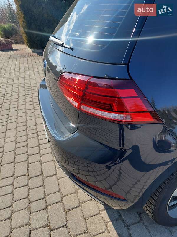 Хэтчбек Volkswagen e-Golf 2018 в Долине