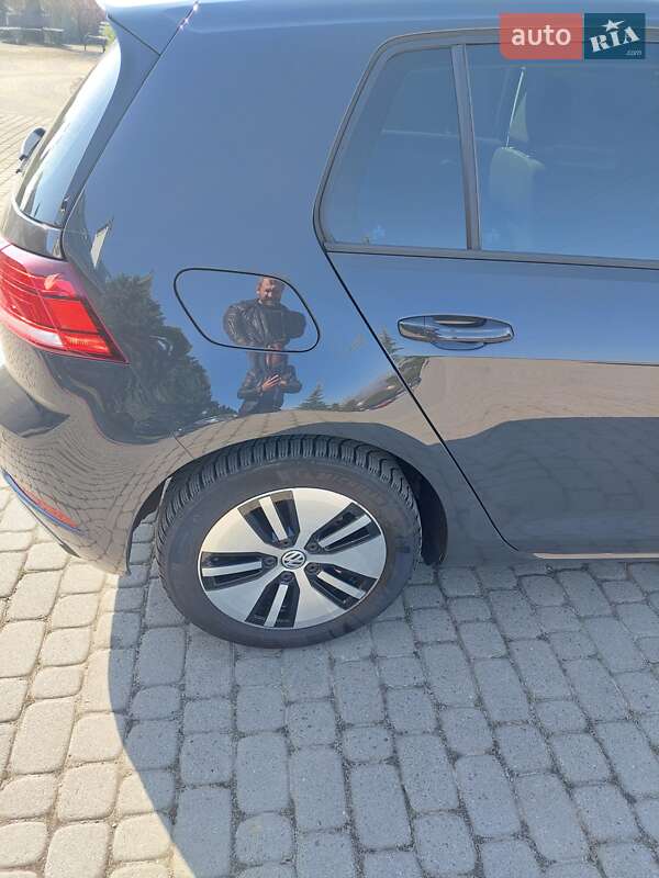 Хэтчбек Volkswagen e-Golf 2018 в Долине