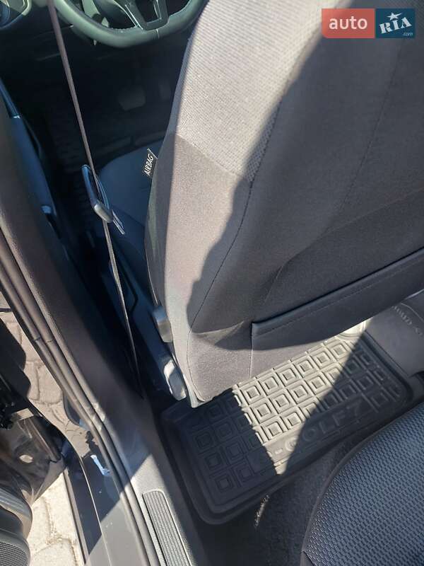 Хэтчбек Volkswagen e-Golf 2018 в Долине