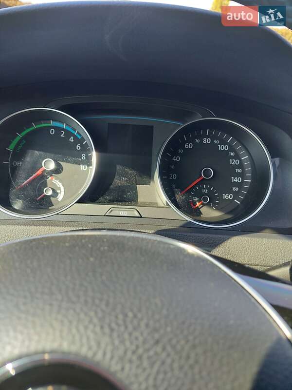 Хэтчбек Volkswagen e-Golf 2018 в Долине