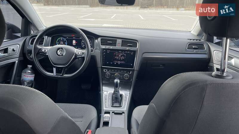 Хетчбек Volkswagen e-Golf 2018 в Сумах