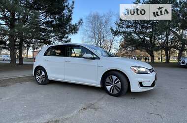 Хетчбек Volkswagen e-Golf 2014 в Дніпрі