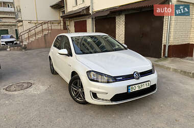 Volkswagen e-Golf 2015