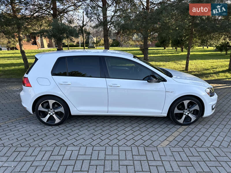 Хетчбек Volkswagen e-Golf 2015 в Дрогобичі