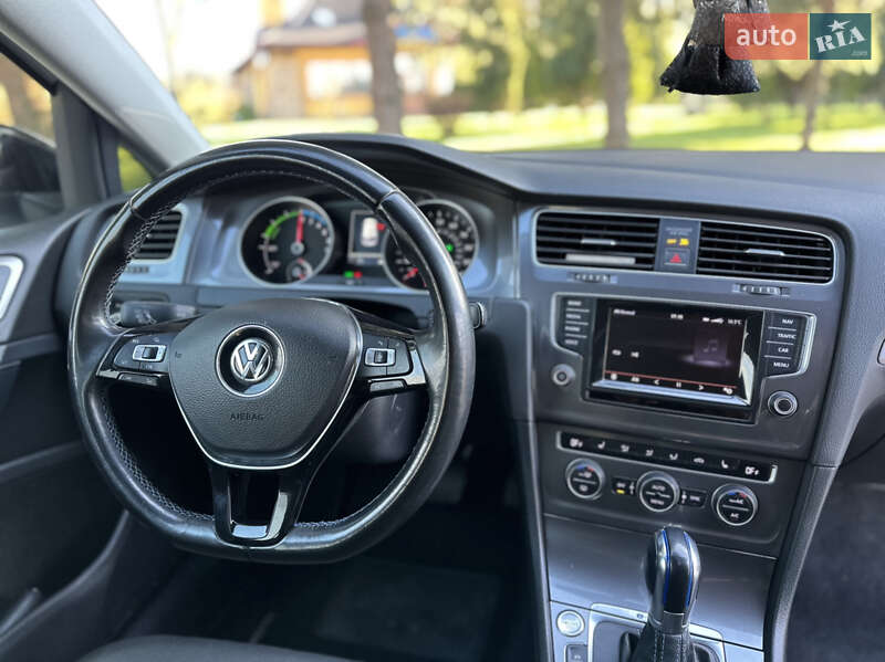 Хетчбек Volkswagen e-Golf 2015 в Дрогобичі