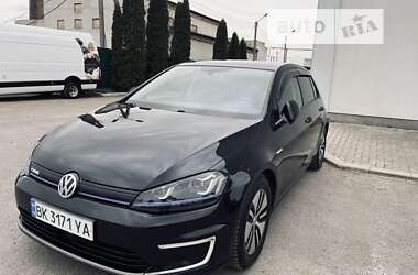 Хэтчбек Volkswagen e-Golf 2015 в Ровно