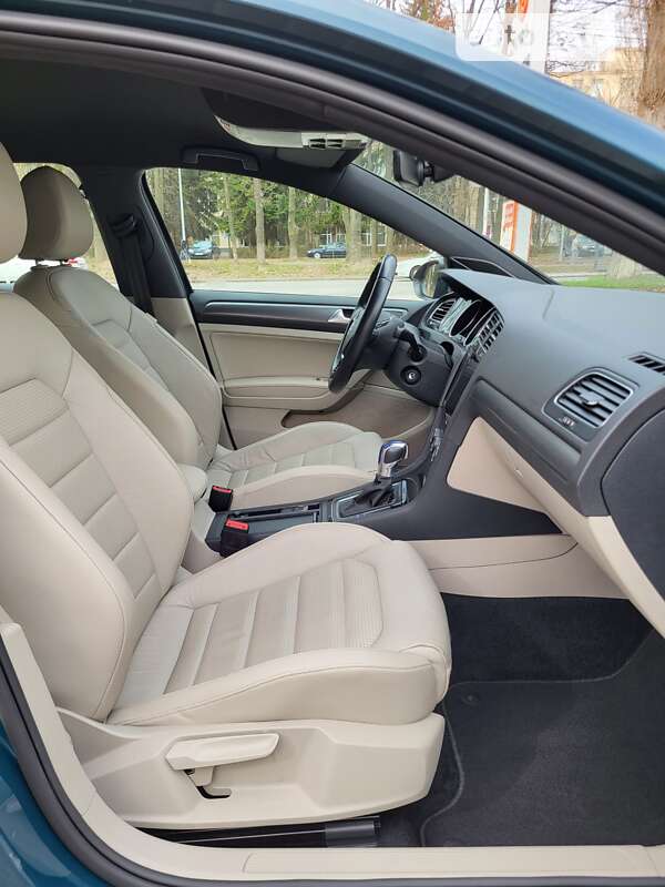 Хэтчбек Volkswagen e-Golf 2018 в Виннице