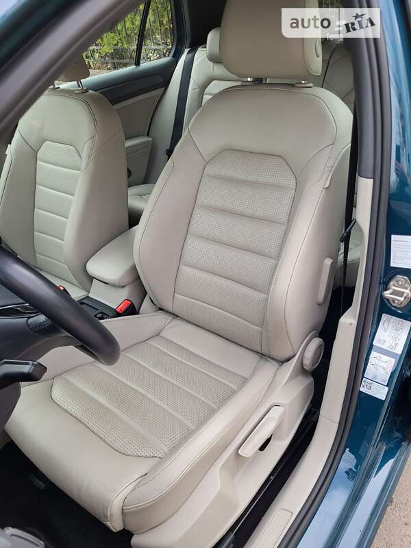 Хэтчбек Volkswagen e-Golf 2018 в Виннице