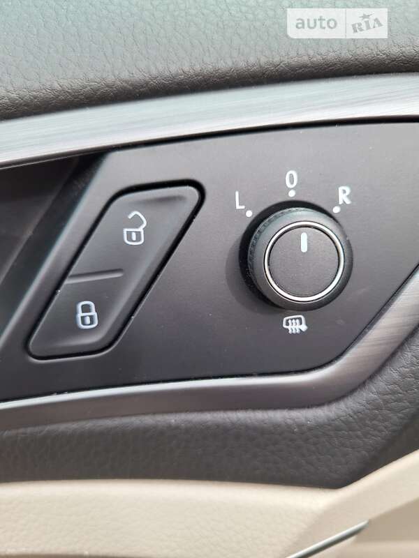 Хэтчбек Volkswagen e-Golf 2018 в Виннице