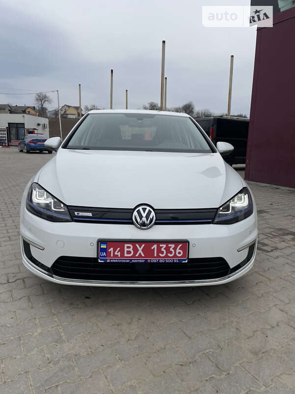 Хэтчбек Volkswagen e-Golf 2014 в Черновцах