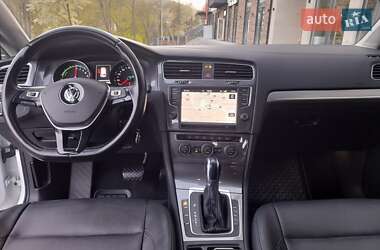 Хетчбек Volkswagen e-Golf 2014 в Сваляві