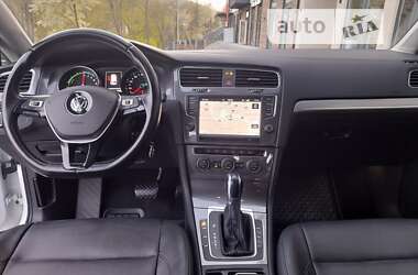 Хэтчбек Volkswagen e-Golf 2014 в Сваляве