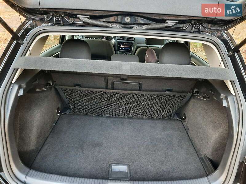 Хетчбек Volkswagen e-Golf 2017 в Одесі