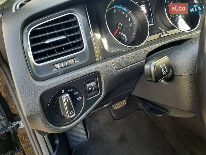 Хетчбек Volkswagen e-Golf 2017 в Одесі