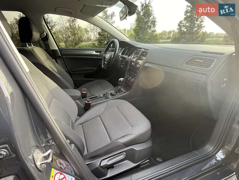 Хетчбек Volkswagen e-Golf 2020 в Дніпрі