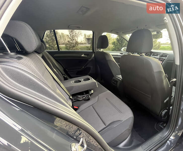 Хетчбек Volkswagen e-Golf 2020 в Дніпрі