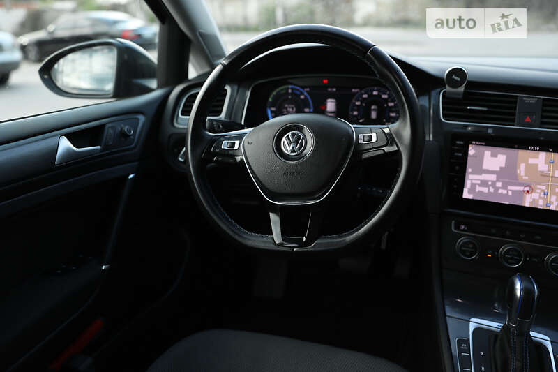 Хетчбек Volkswagen e-Golf 2019 в Житомирі