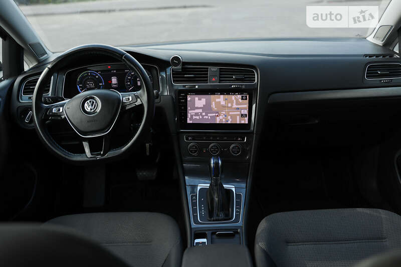 Хетчбек Volkswagen e-Golf 2019 в Житомирі