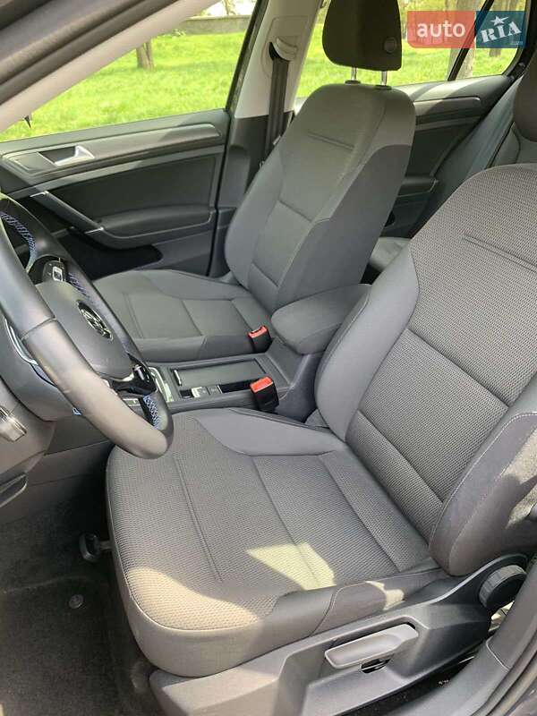 Хэтчбек Volkswagen e-Golf 2020 в Кременчуге