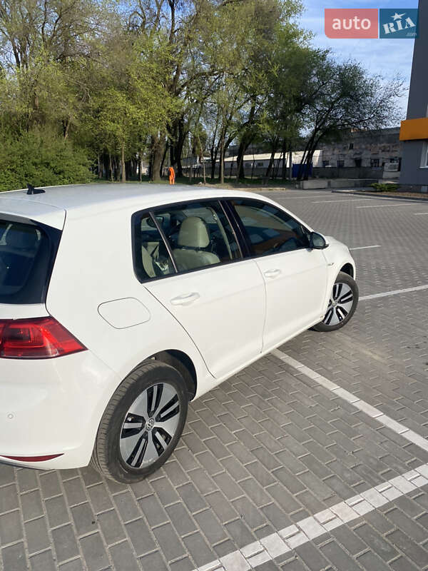 Хэтчбек Volkswagen e-Golf 2014 в Днепре