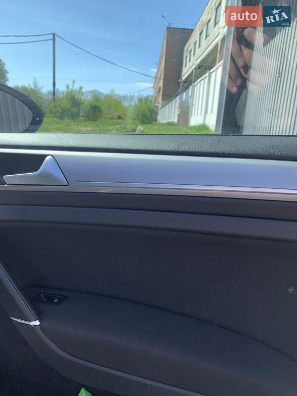 Хетчбек Volkswagen e-Golf 2014 в Полтаві