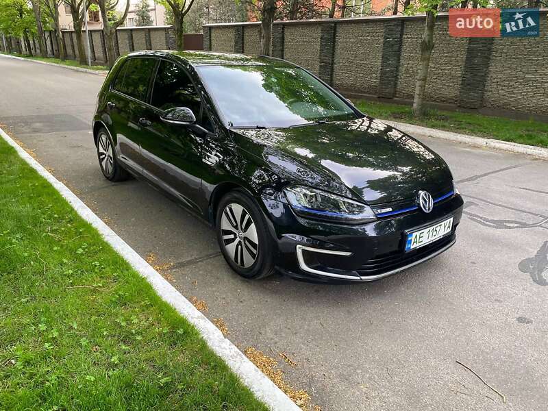 Хэтчбек Volkswagen e-Golf 2015 в Днепре