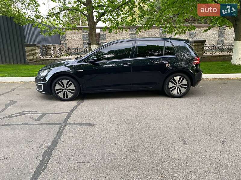 Хэтчбек Volkswagen e-Golf 2015 в Днепре