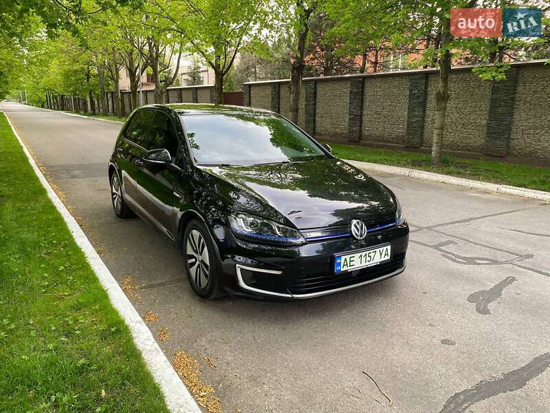 Volkswagen e-Golf 2015