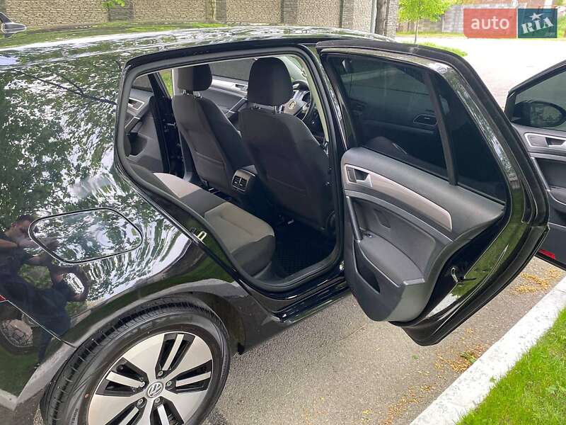 Хэтчбек Volkswagen e-Golf 2015 в Днепре