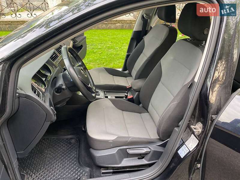 Хэтчбек Volkswagen e-Golf 2015 в Днепре