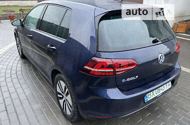 Хэтчбек Volkswagen e-Golf 2015 в Городке