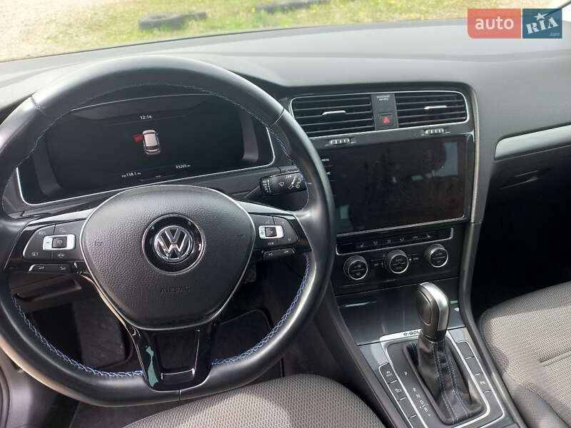 Хэтчбек Volkswagen e-Golf 2020 в Львове