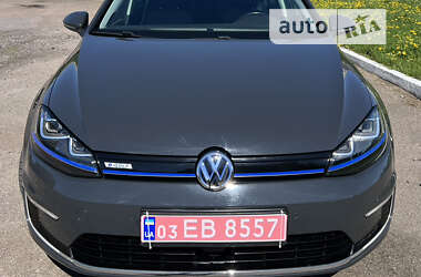 Хэтчбек Volkswagen e-Golf 2015 в Киеве