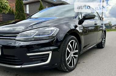 Хэтчбек Volkswagen e-Golf 2019 в 