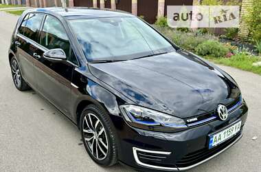 Хэтчбек Volkswagen e-Golf 2019 в 