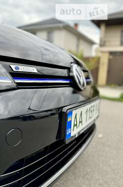Хэтчбек Volkswagen e-Golf 2019 в 