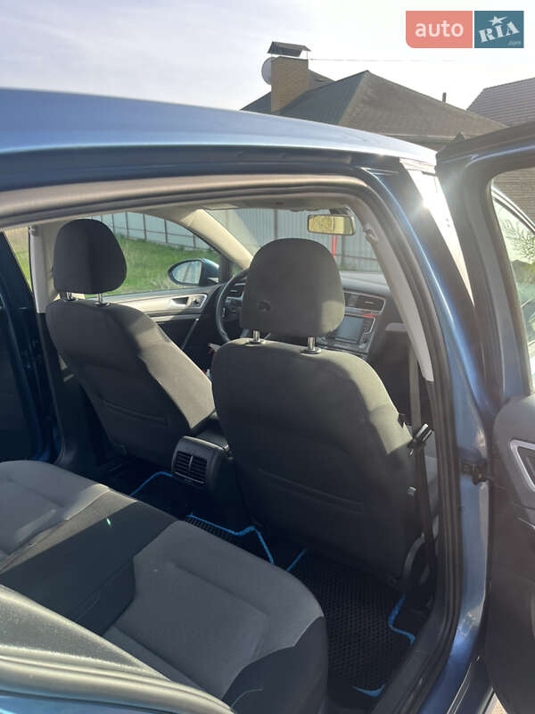 Хэтчбек Volkswagen e-Golf 2016 в Житомире