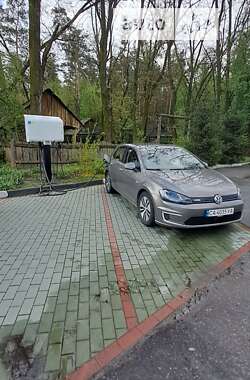 Хэтчбек Volkswagen e-Golf 2015 в Ватутино