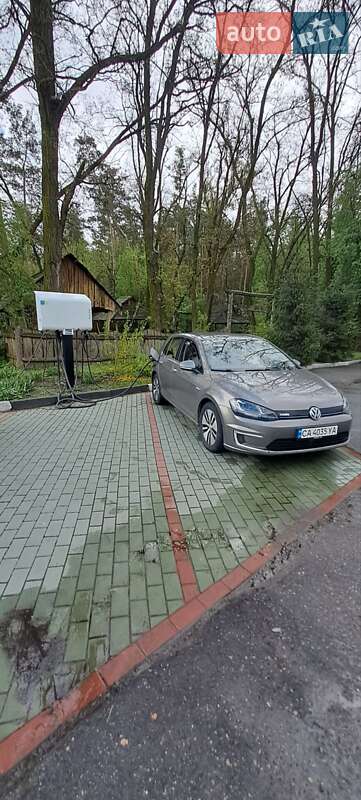 Volkswagen e-Golf 2015