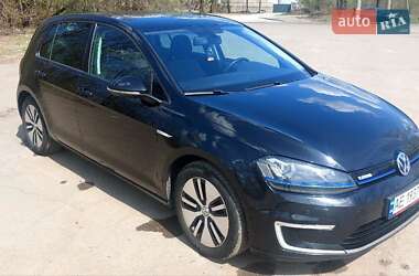 Хэтчбек Volkswagen e-Golf 2016 в 