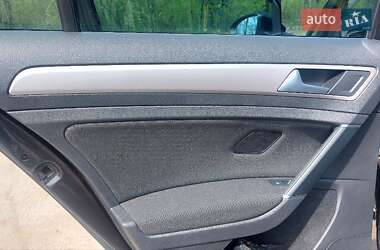Хэтчбек Volkswagen e-Golf 2016 в 