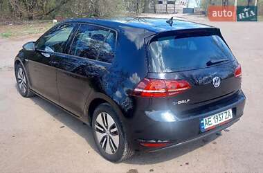 Хэтчбек Volkswagen e-Golf 2016 в 