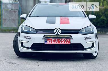 Хетчбек Volkswagen e-Golf 2015 в Нововолинську