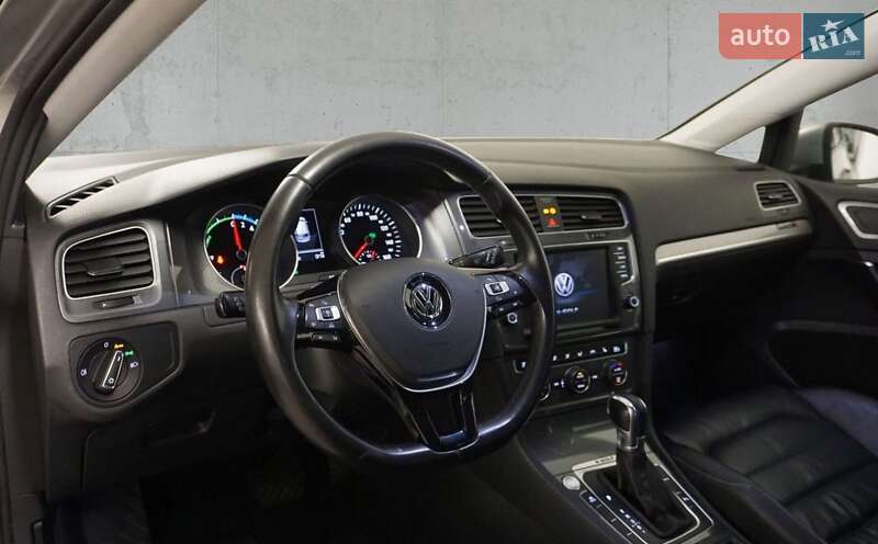 Хетчбек Volkswagen e-Golf 2016 в Тернополі