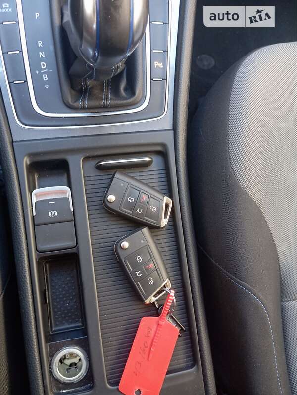 Хэтчбек Volkswagen e-Golf 2014 в Тернополе